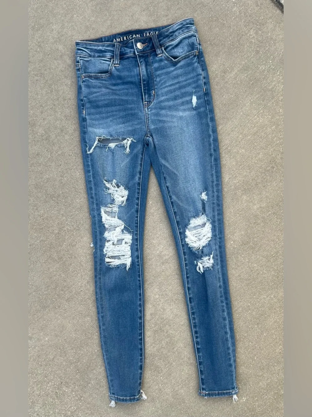AEO Festival Blue Wash Distressed High Rise Skinny Jeans 2R Stretch Denim Y2K